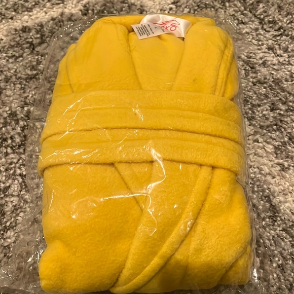 Brand New Mirko Yellow Gold Fleece Children’s Robe - Picture 2 of 9